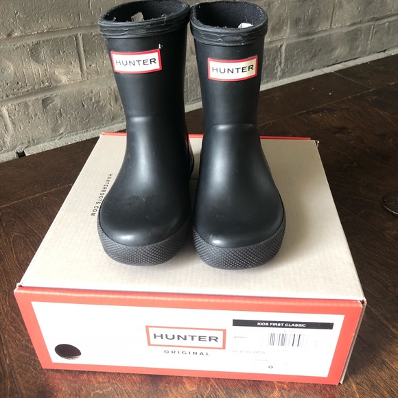 hunter rain boots size 5